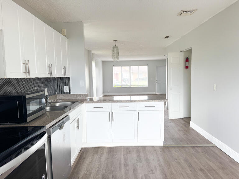4852 Orleans #D, West Palm Beach FL 33415
