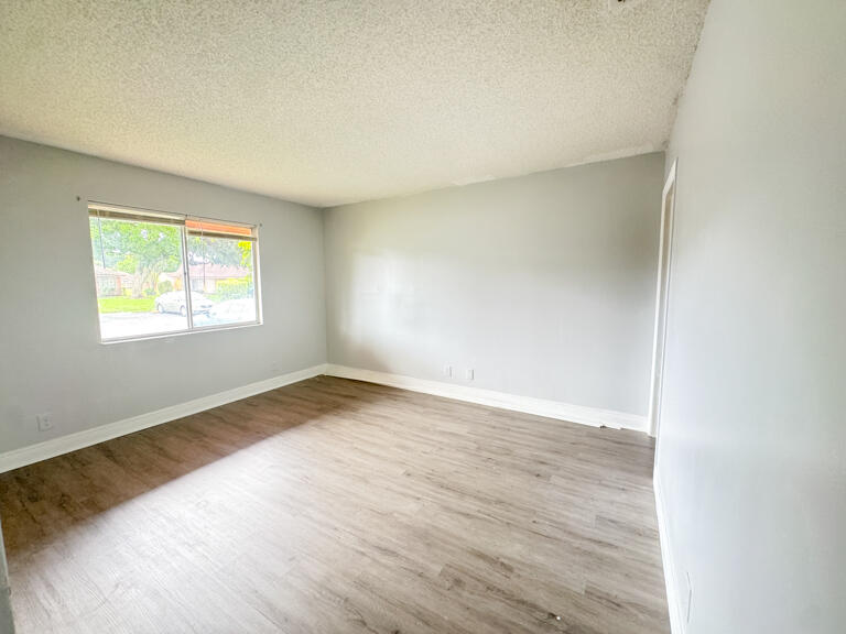 4852 Orleans #D, West Palm Beach FL 33415