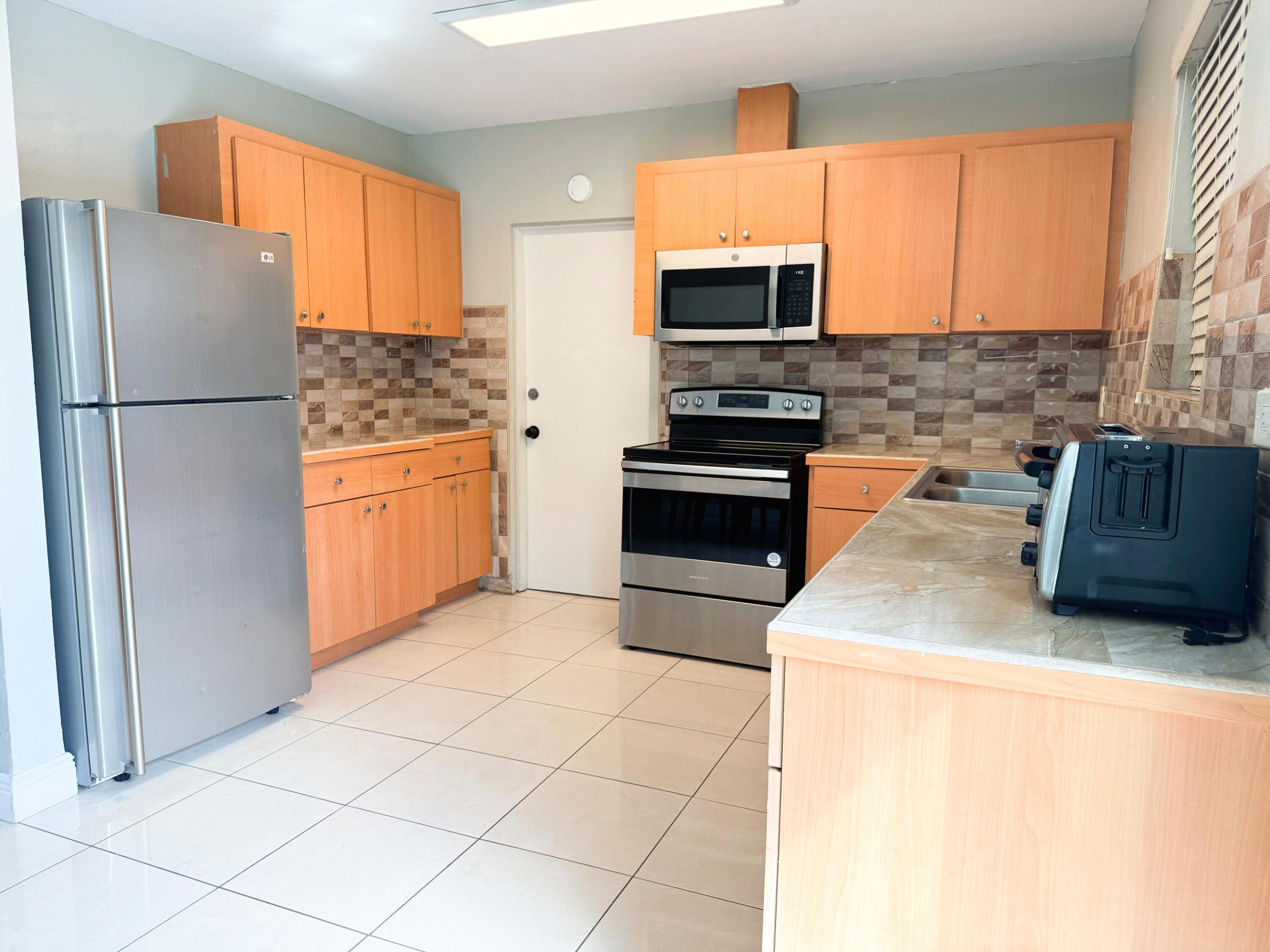 19731 NW 4TH, Miami Gardens FL 33169