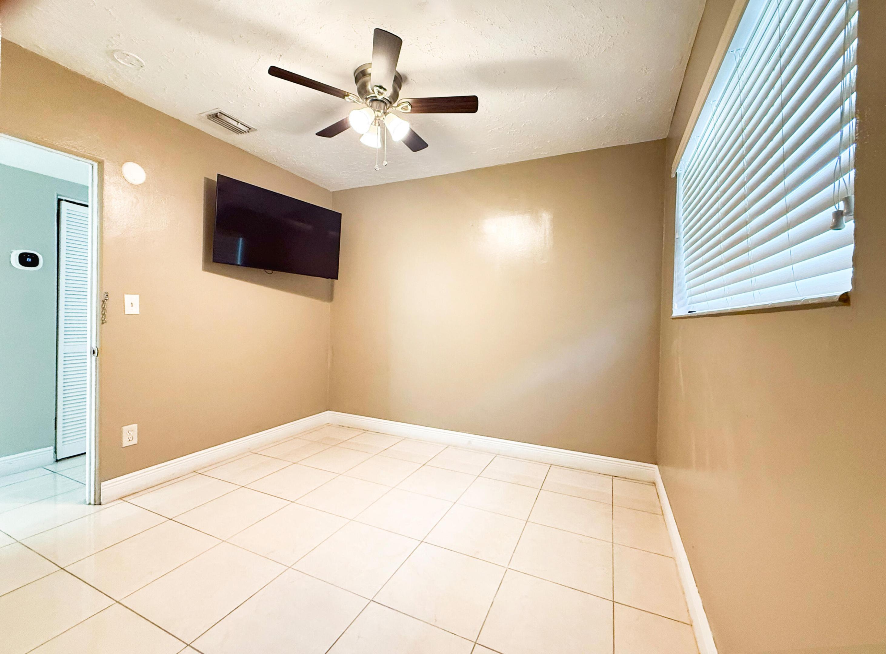 19731 NW 4TH, Miami Gardens FL 33169