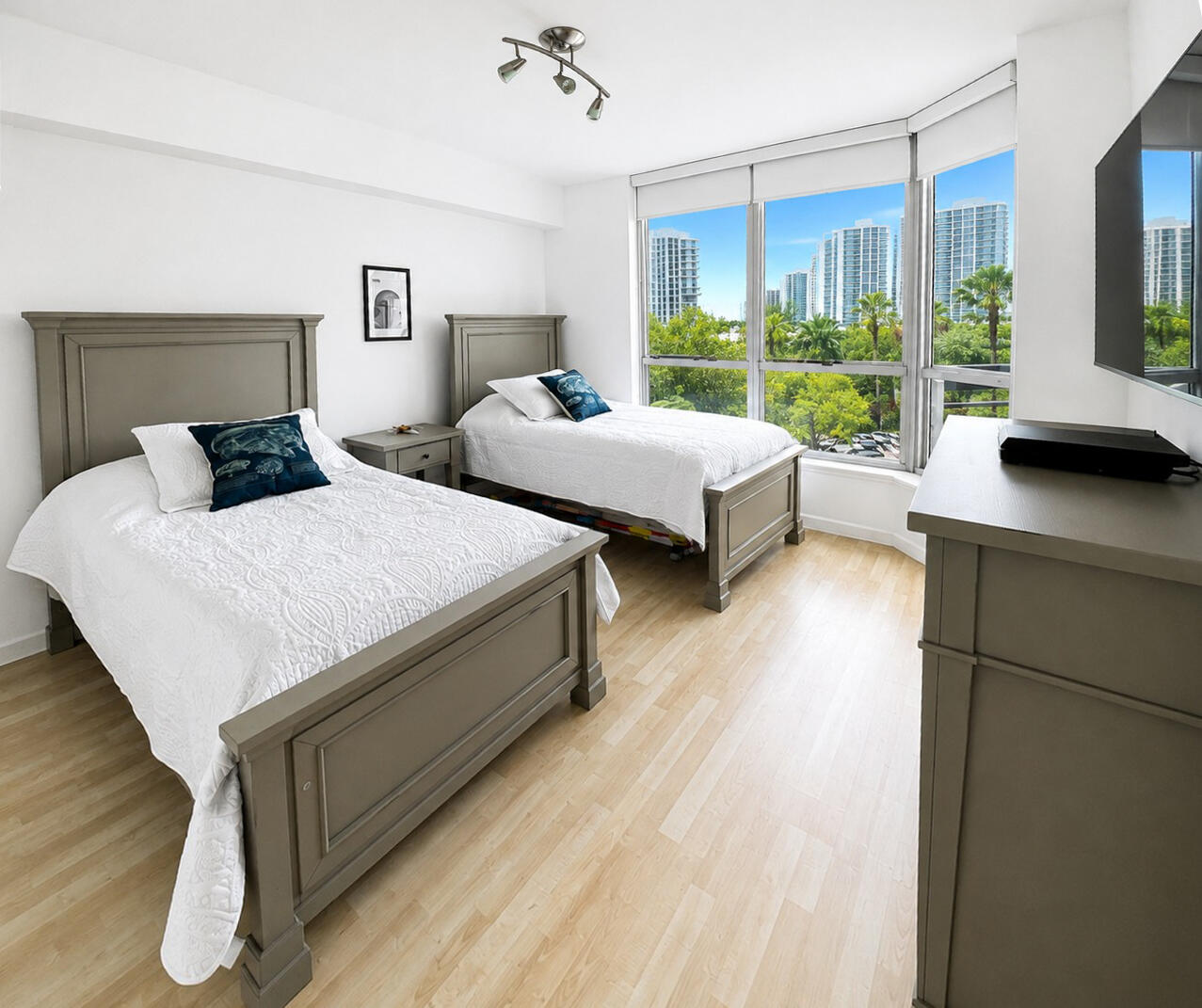 3600 MYSTIC POINTE #608, Aventura FL 33180