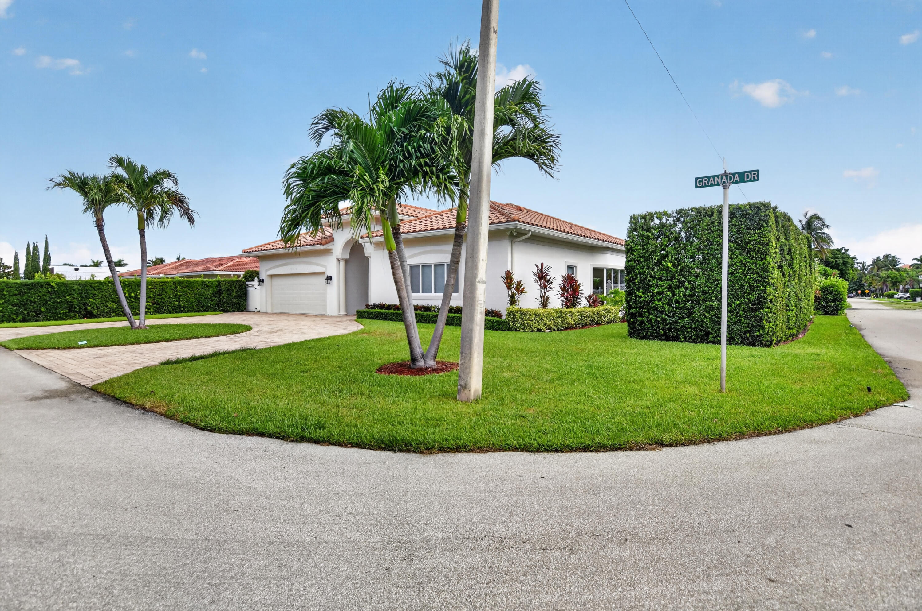 899 Granada, Boca Raton FL 33432