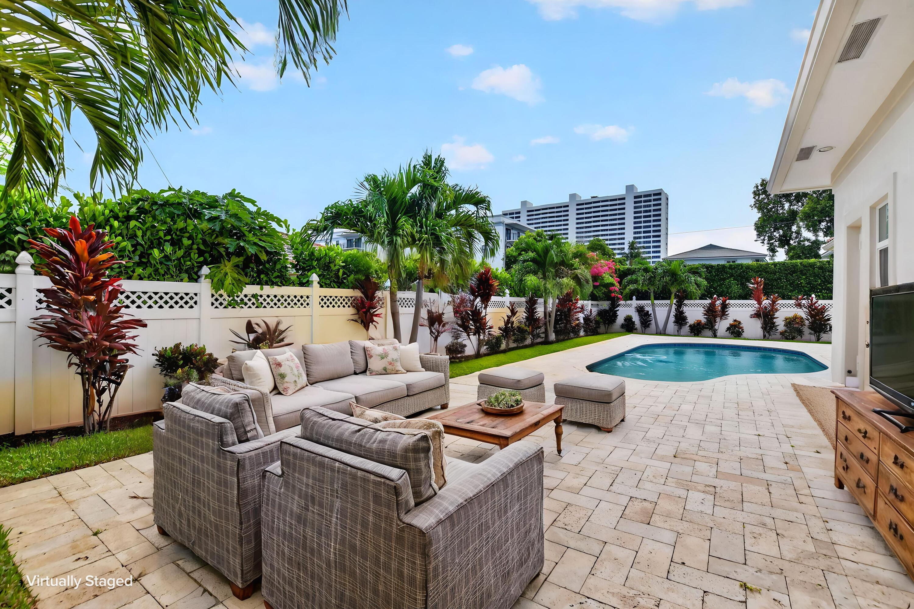 899 Granada, Boca Raton FL 33432
