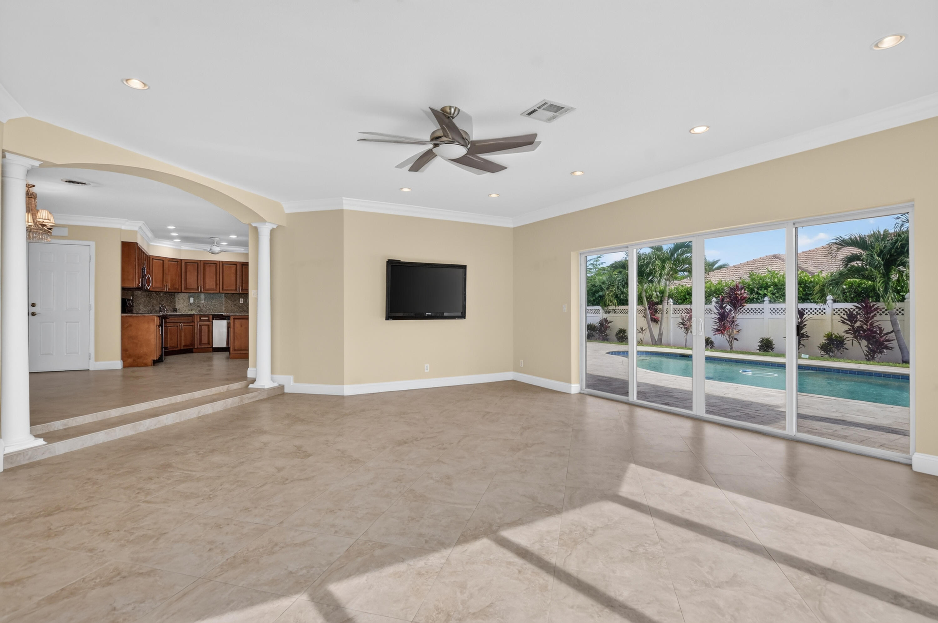 899 Granada, Boca Raton FL 33432