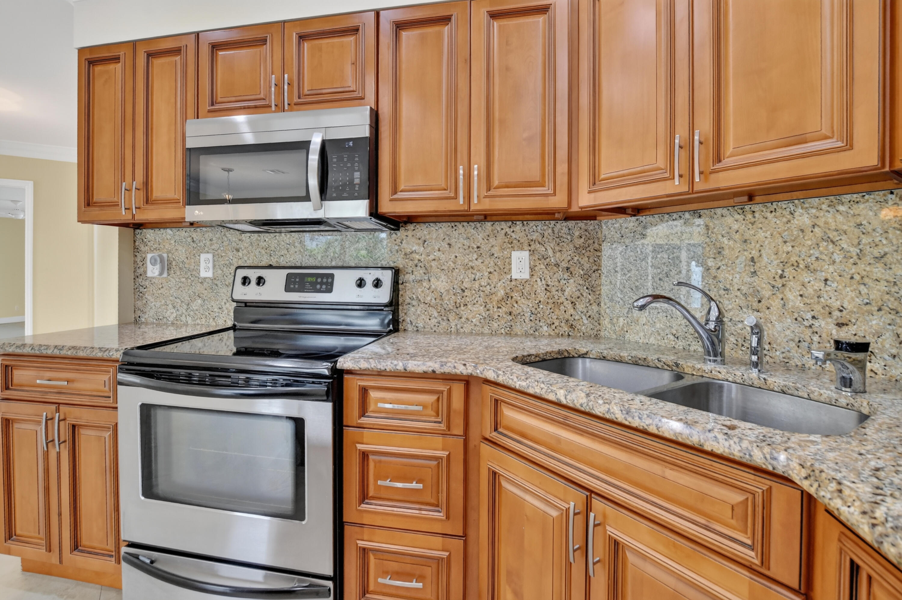 899 Granada, Boca Raton FL 33432