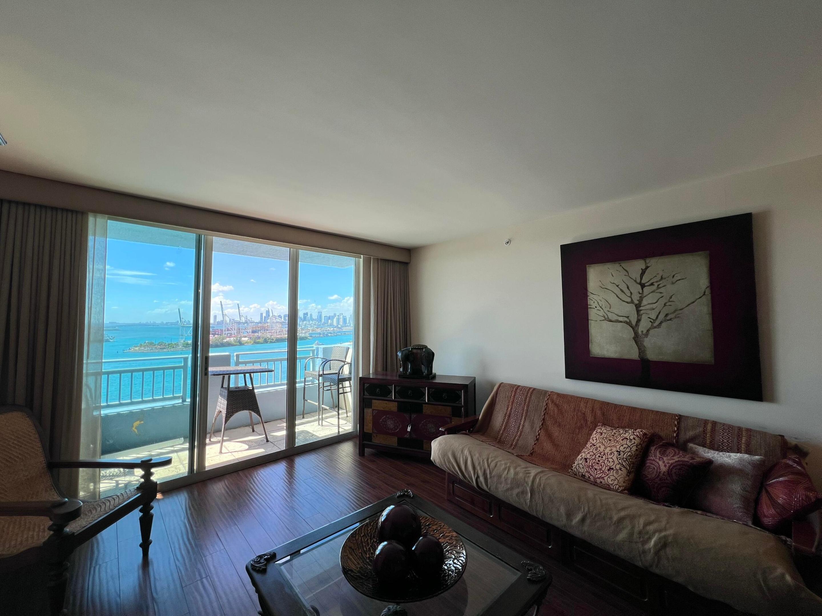 90 ALTON #2110, Miami Beach FL 33139