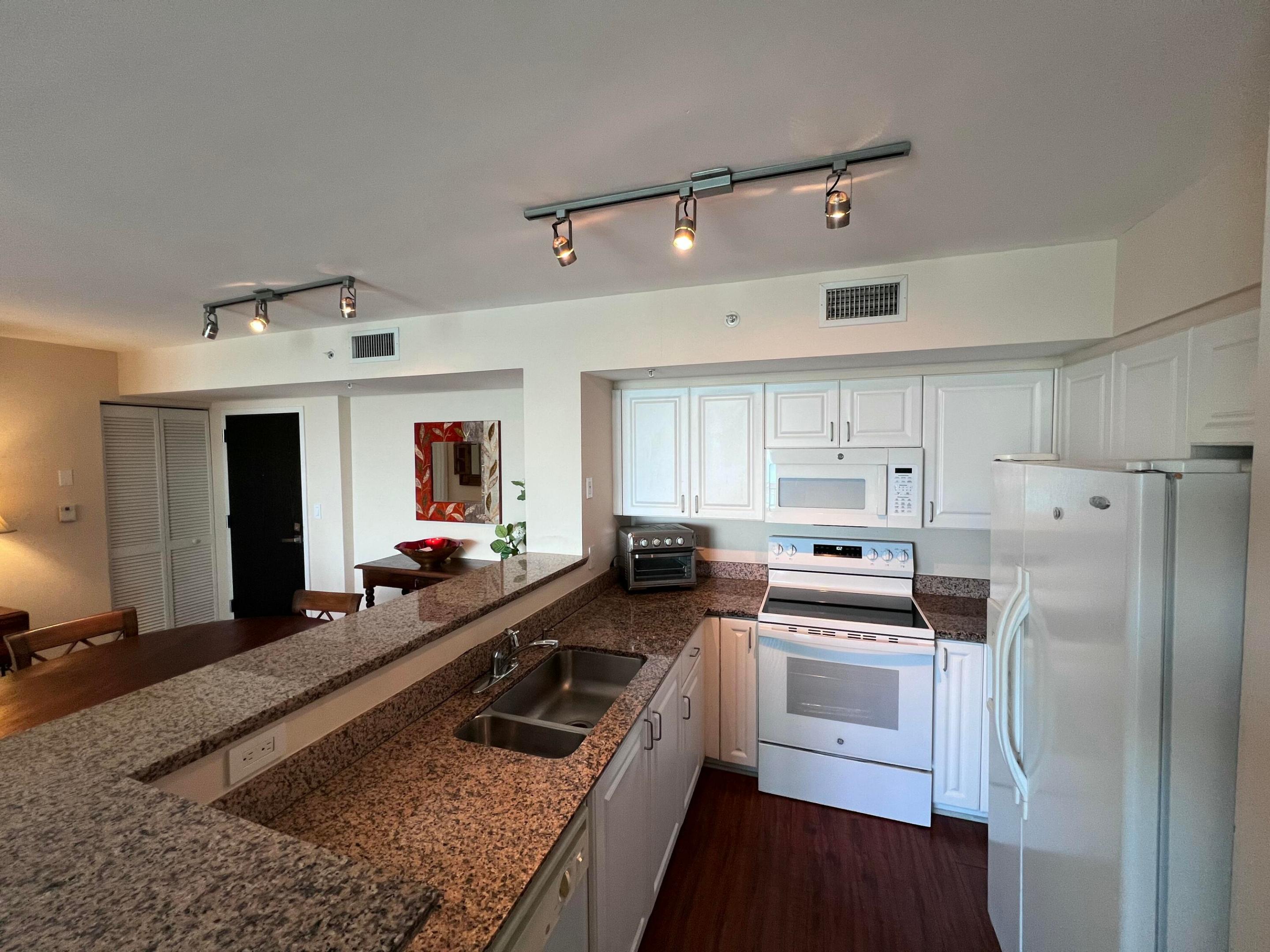 90 ALTON #2110, Miami Beach FL 33139