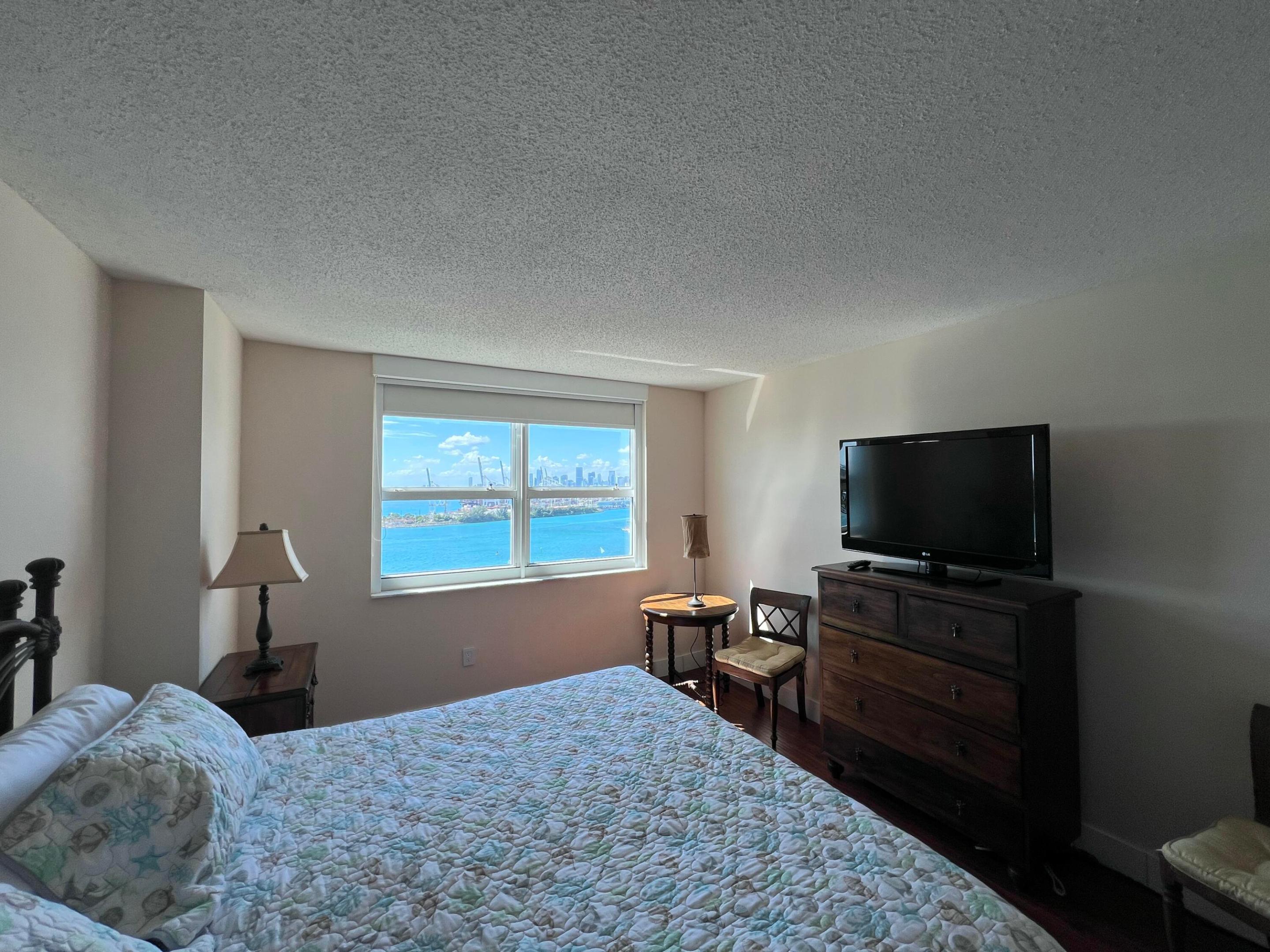 90 ALTON #2110, Miami Beach FL 33139