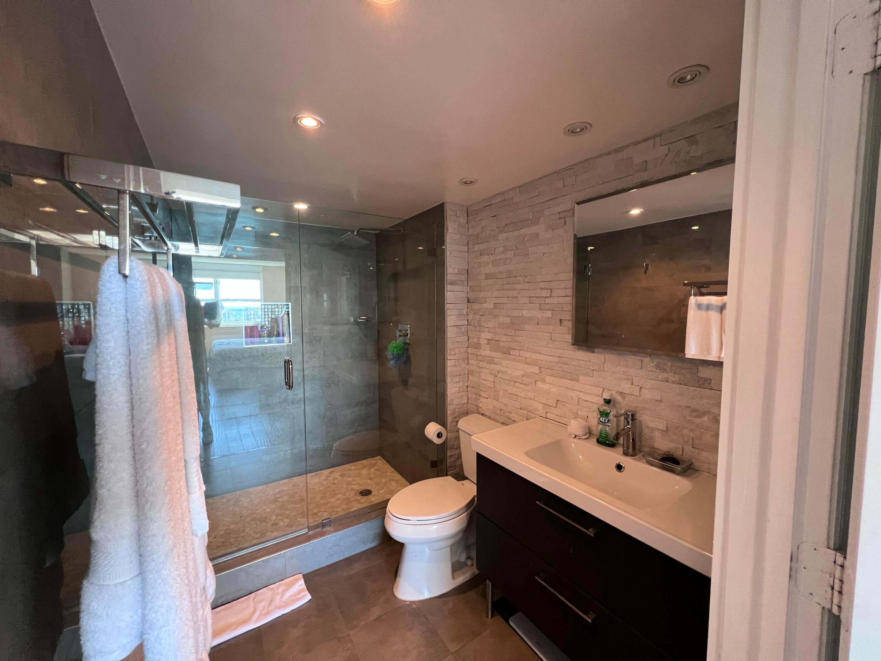 90 ALTON #2110, Miami Beach FL 33139