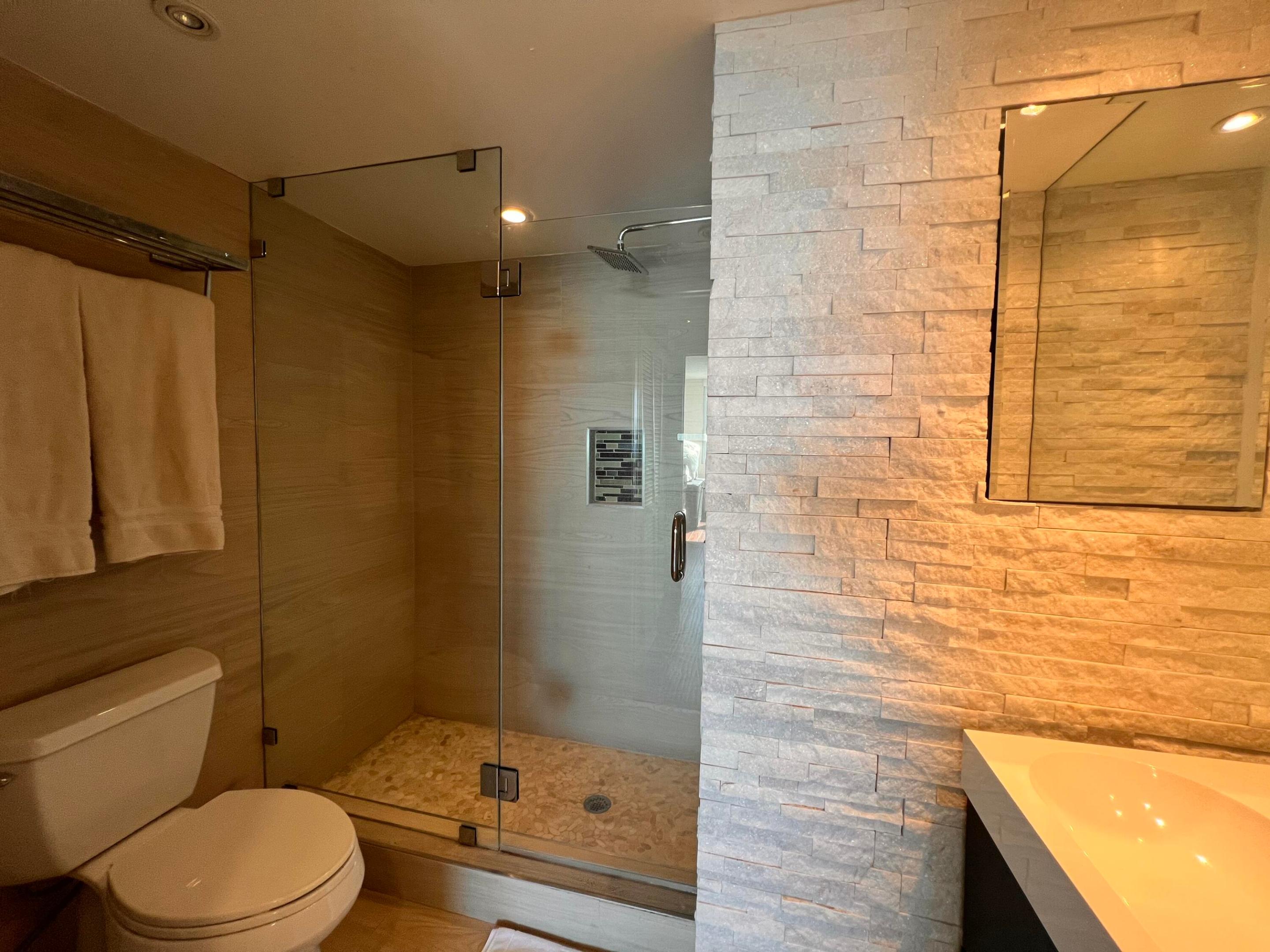 90 ALTON #2110, Miami Beach FL 33139
