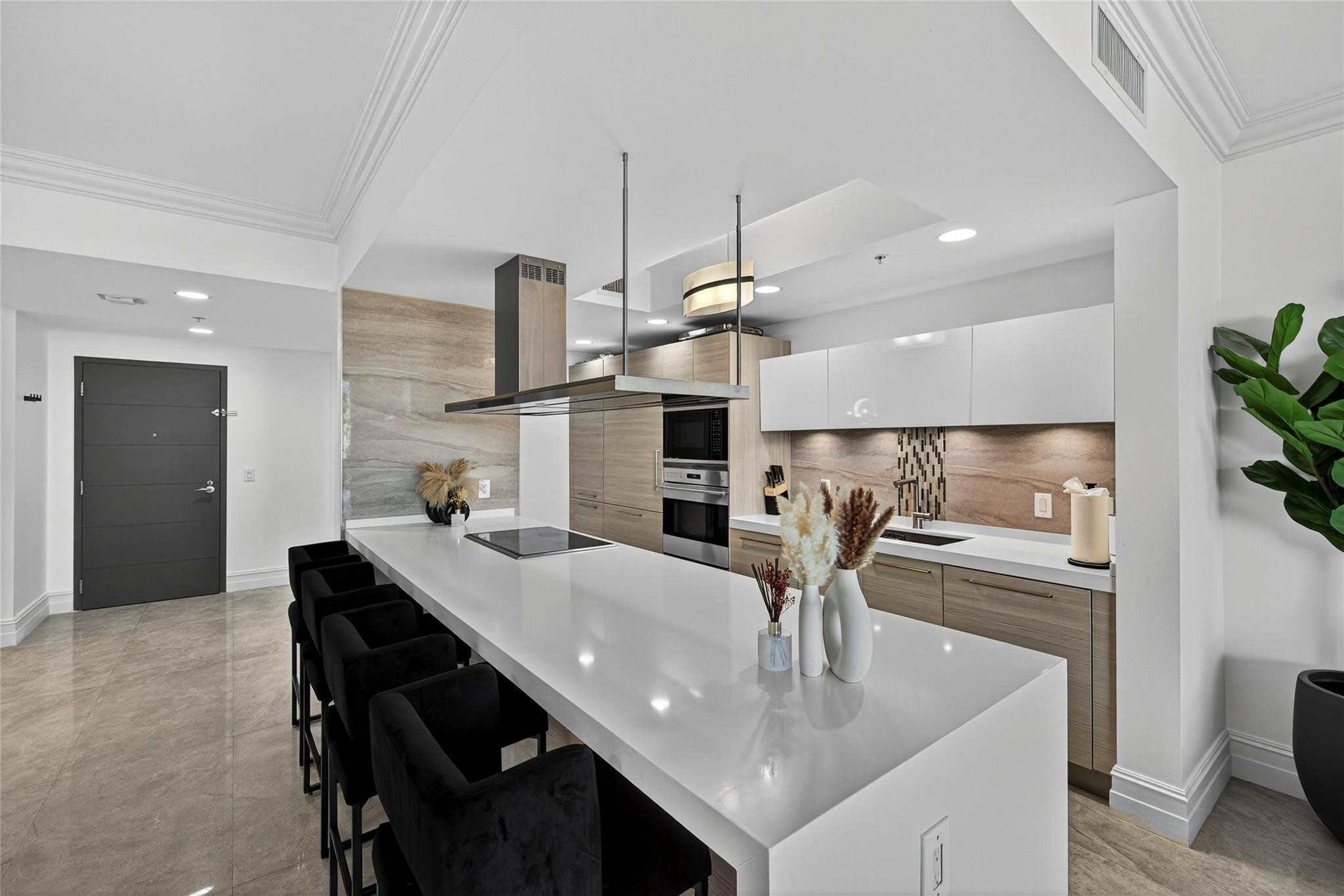 17301 Biscayne #506, North Miami Beach FL 33160