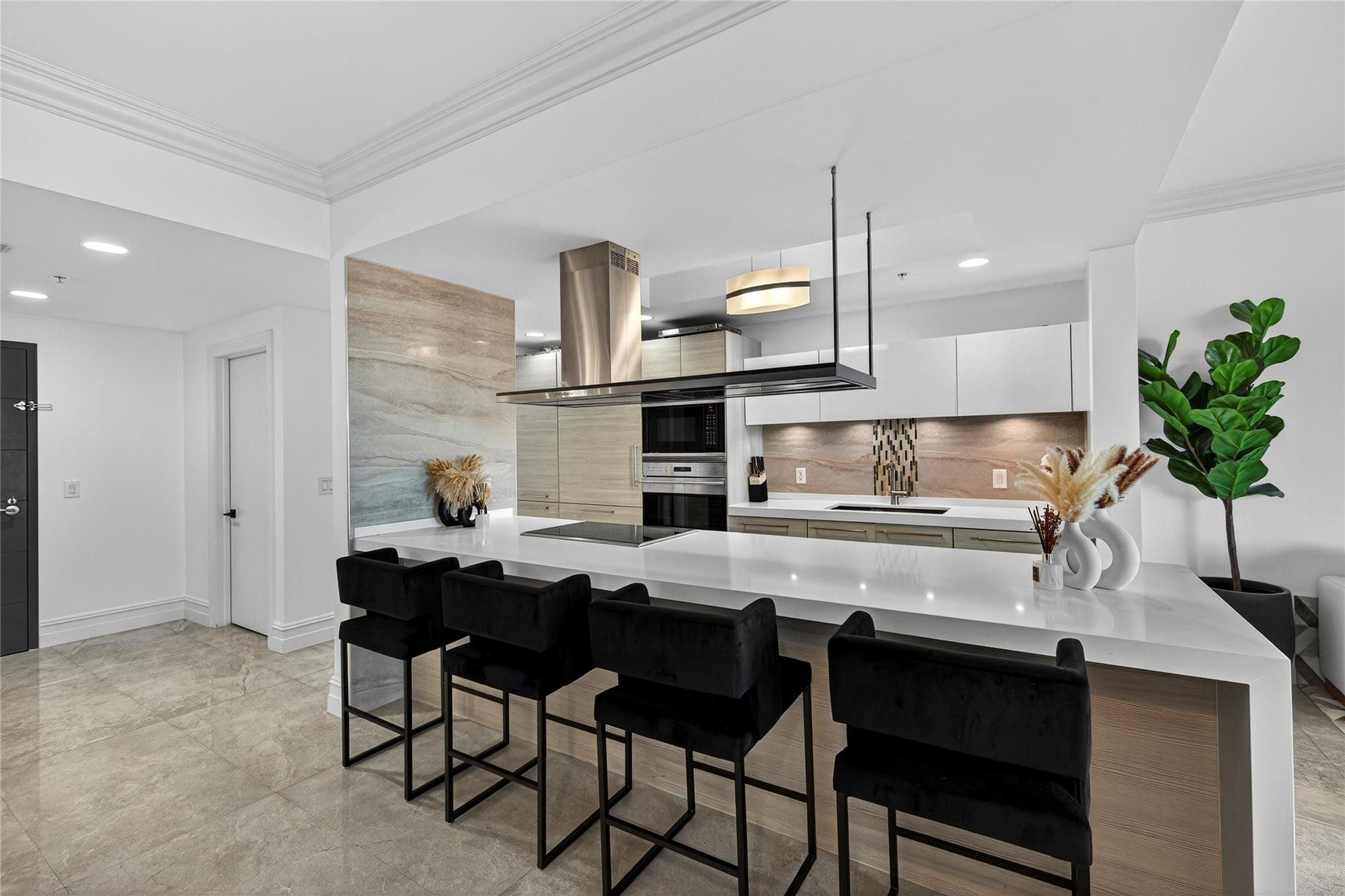 17301 Biscayne #506, North Miami Beach FL 33160