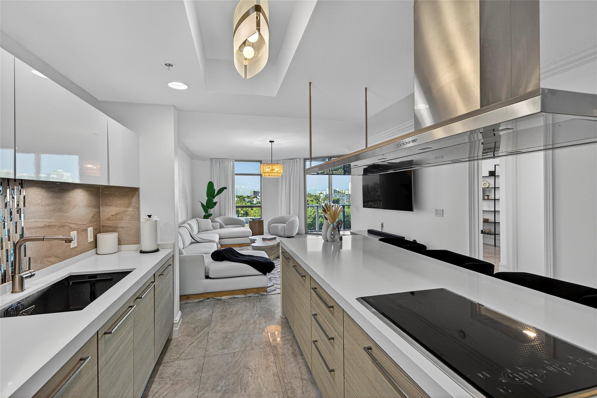 17301 Biscayne #506, North Miami Beach FL 33160