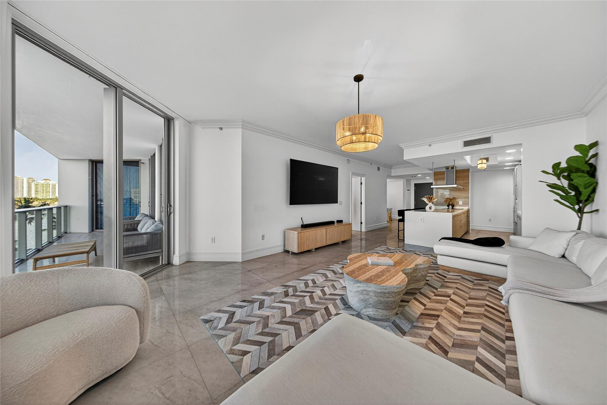 17301 Biscayne #506, North Miami Beach FL 33160