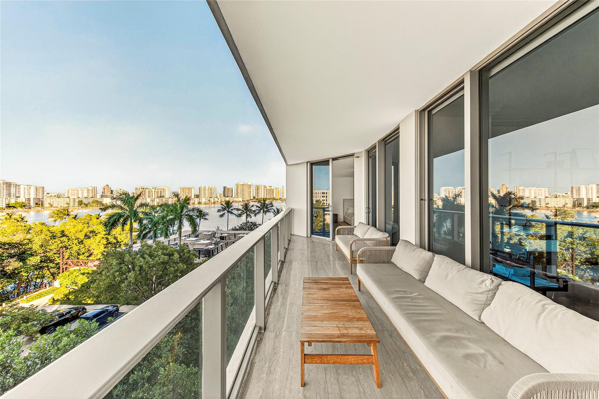 17301 Biscayne #506, North Miami Beach FL 33160