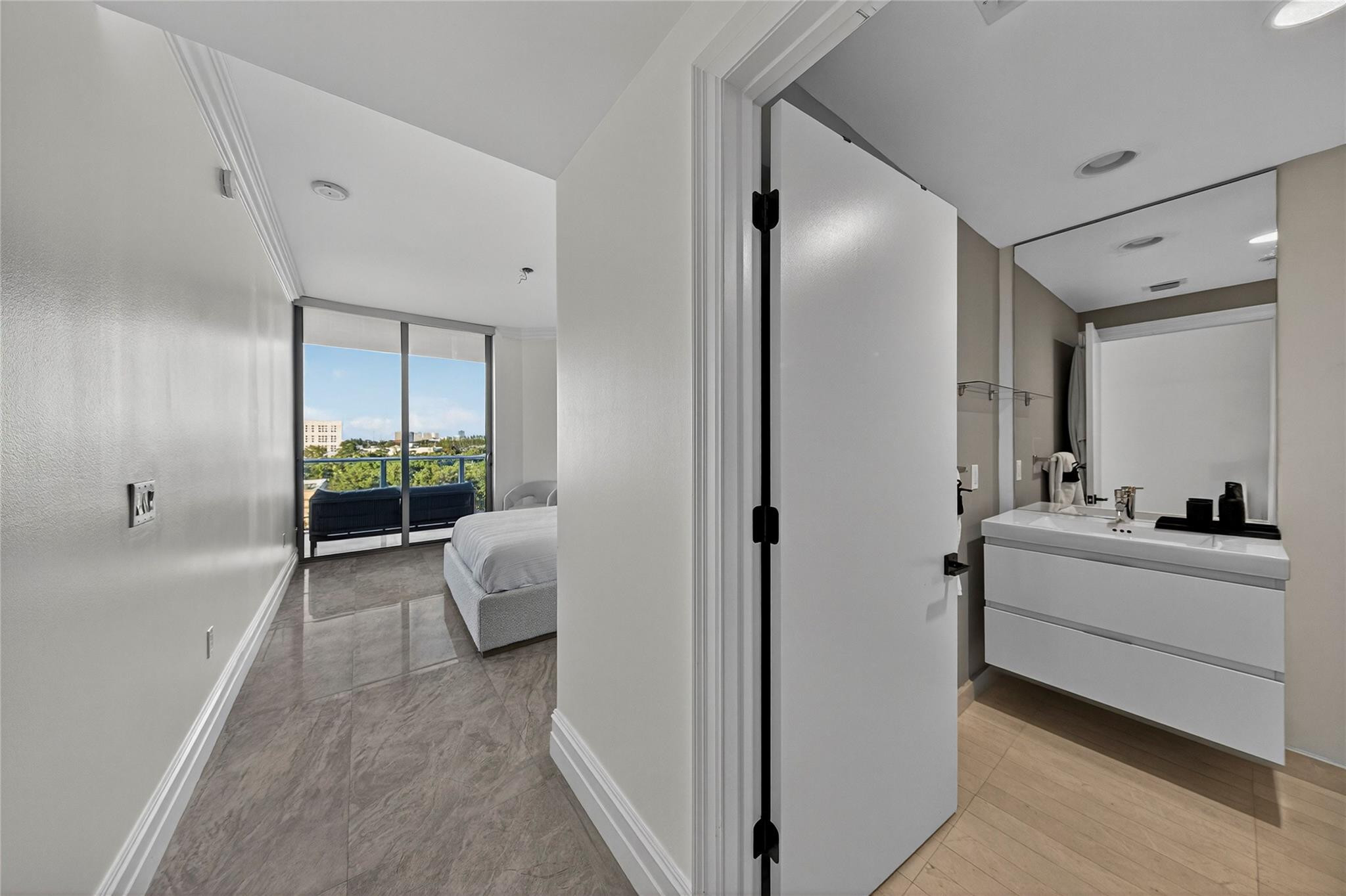 17301 Biscayne #506, North Miami Beach FL 33160