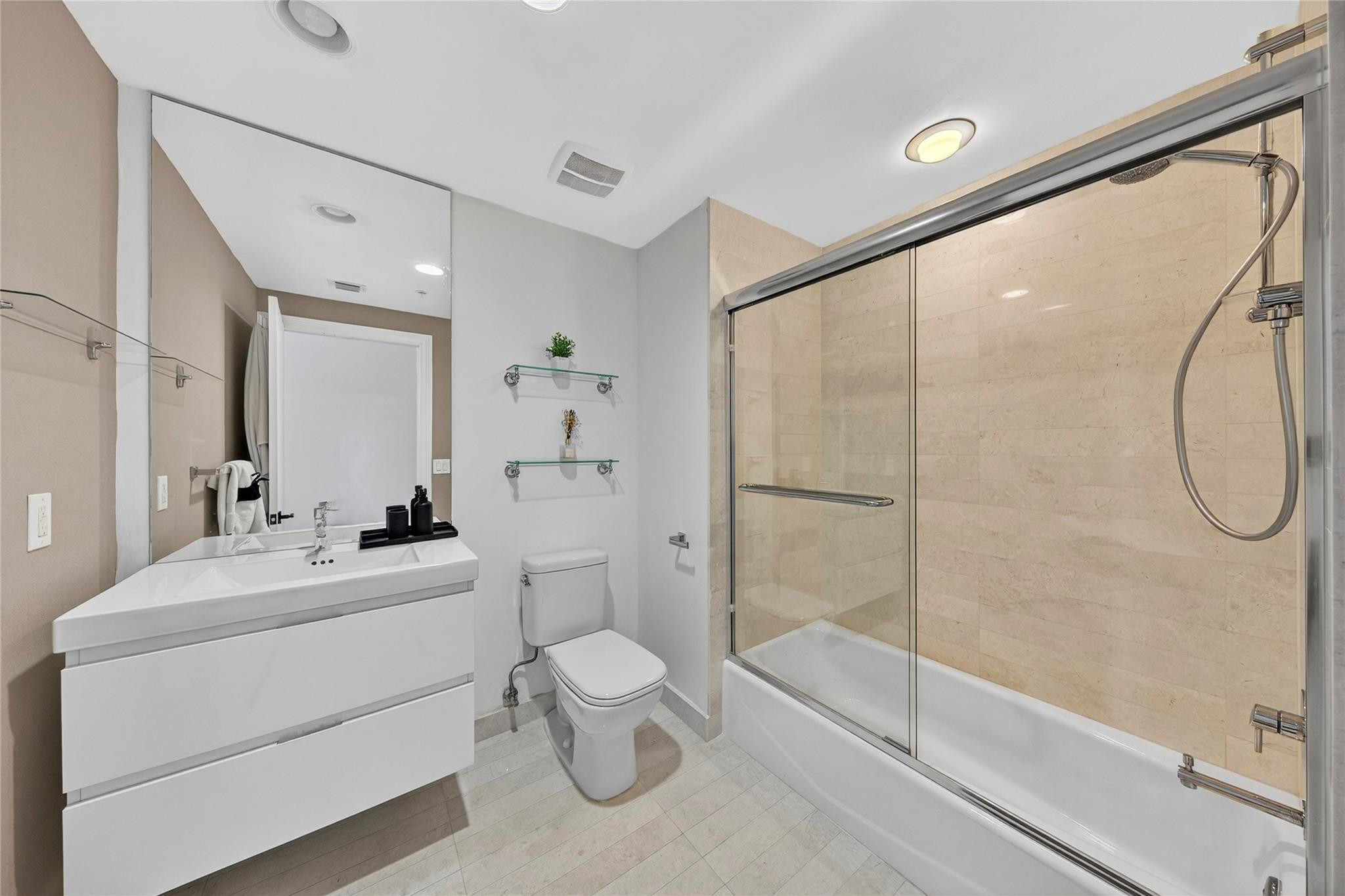 17301 Biscayne #506, North Miami Beach FL 33160