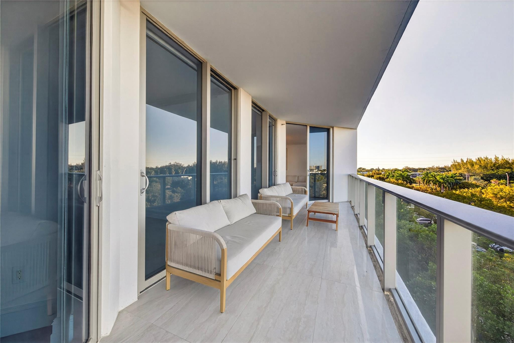 17301 Biscayne #506, North Miami Beach FL 33160