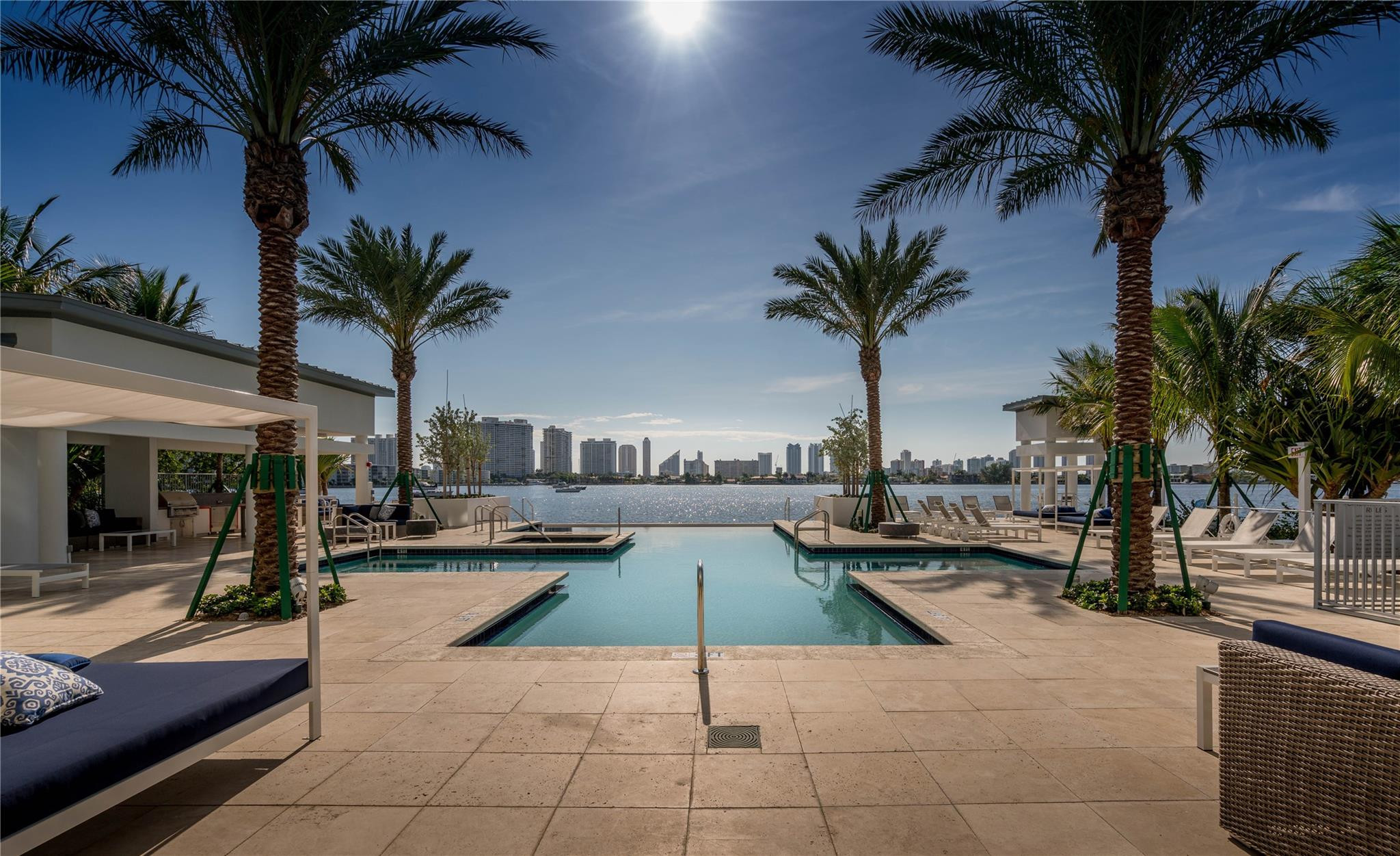 17301 Biscayne #506, North Miami Beach FL 33160