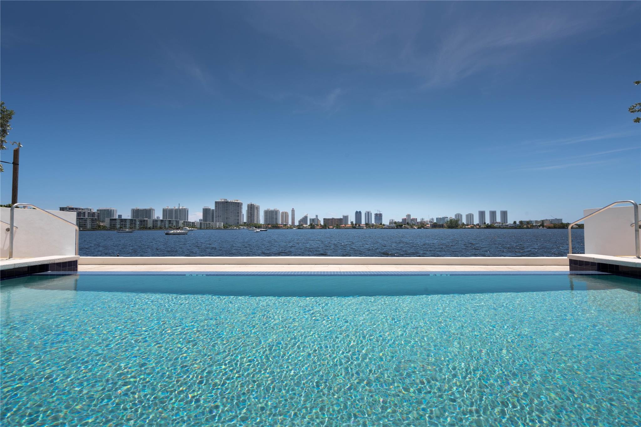 17301 Biscayne #506, North Miami Beach FL 33160