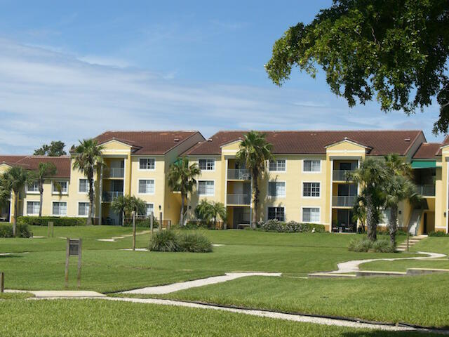 160 YACHT CLUB #211, Hypoluxo FL 33462