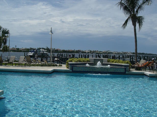 160 YACHT CLUB #211, Hypoluxo FL 33462