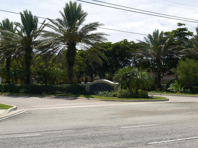 160 YACHT CLUB #211, Hypoluxo FL 33462