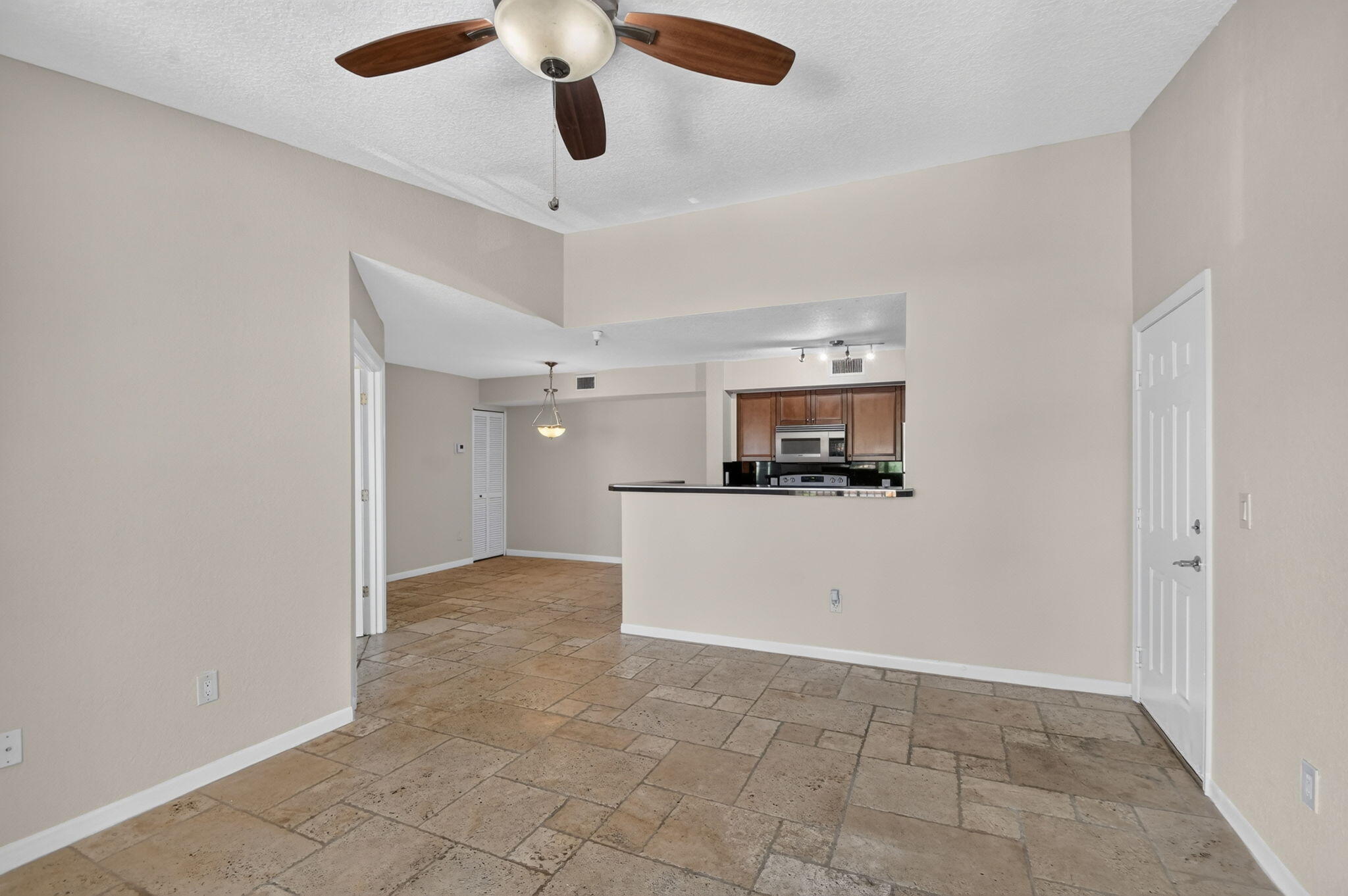 160 YACHT CLUB #211, Hypoluxo FL 33462