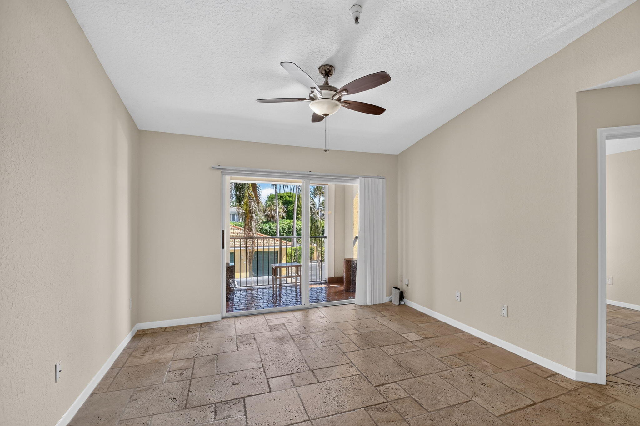 160 YACHT CLUB #211, Hypoluxo FL 33462