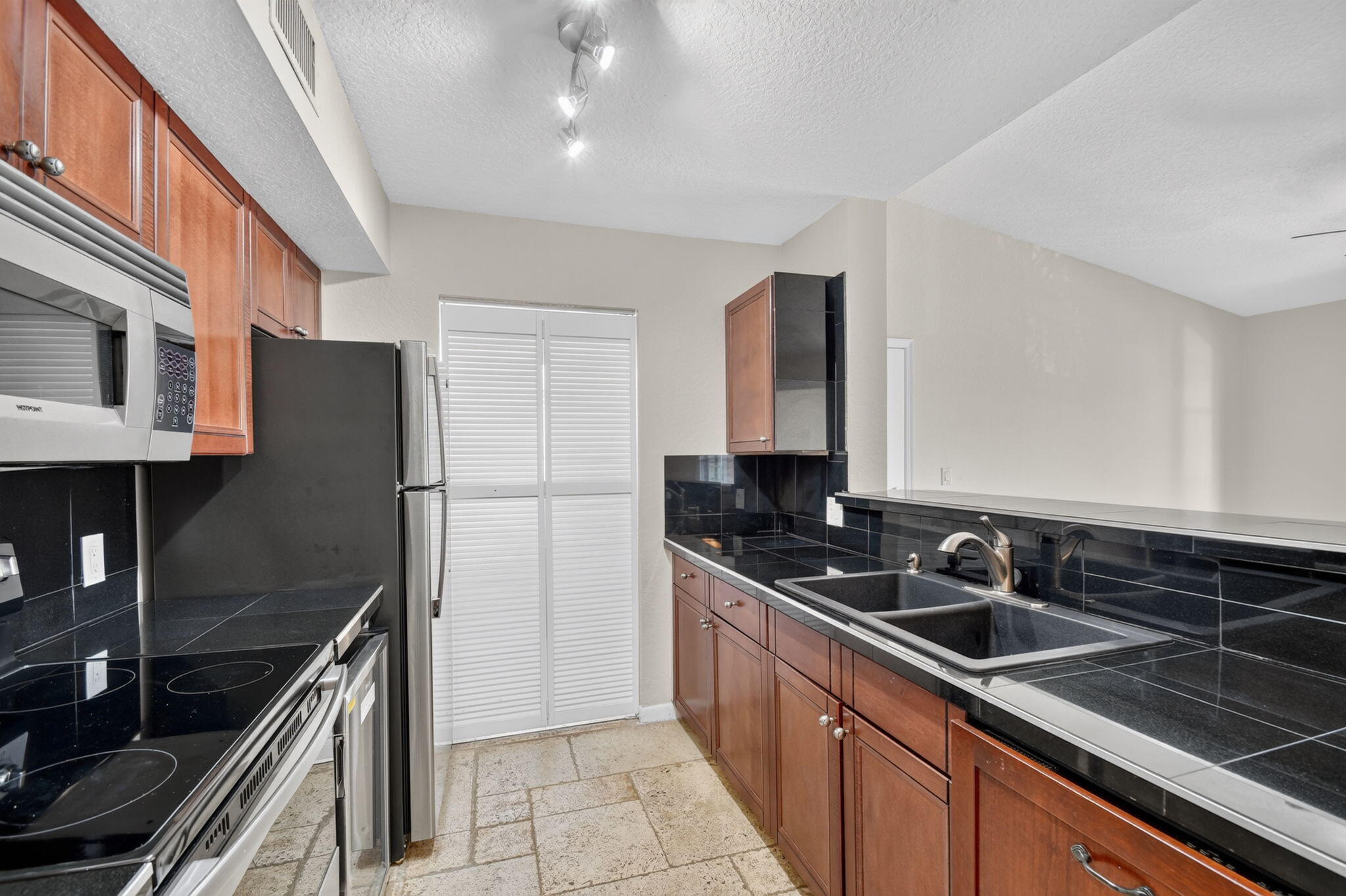 160 YACHT CLUB #211, Hypoluxo FL 33462