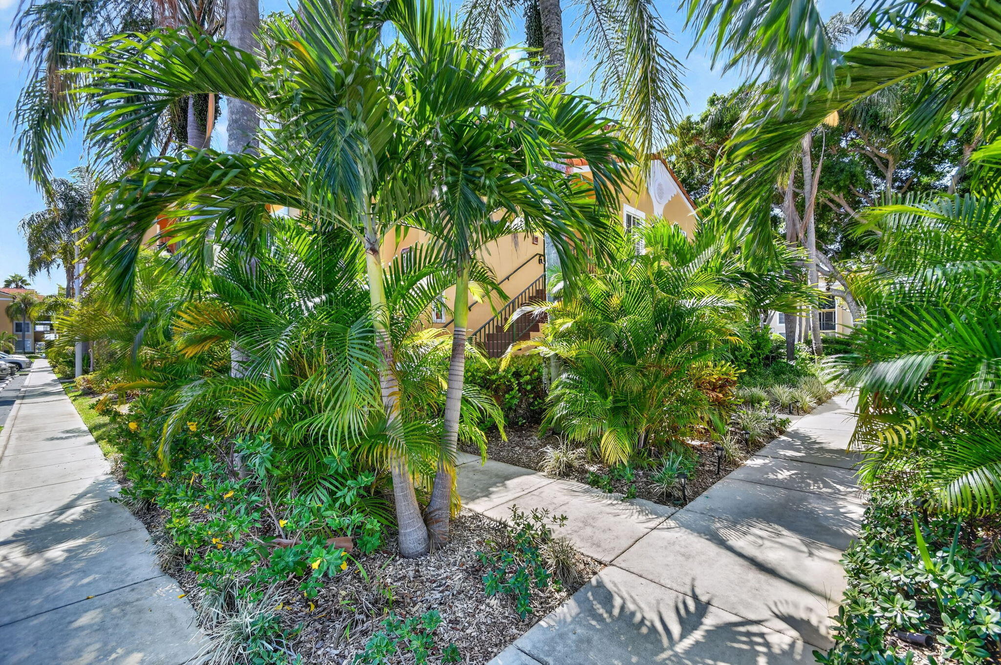 160 YACHT CLUB #211, Hypoluxo FL 33462