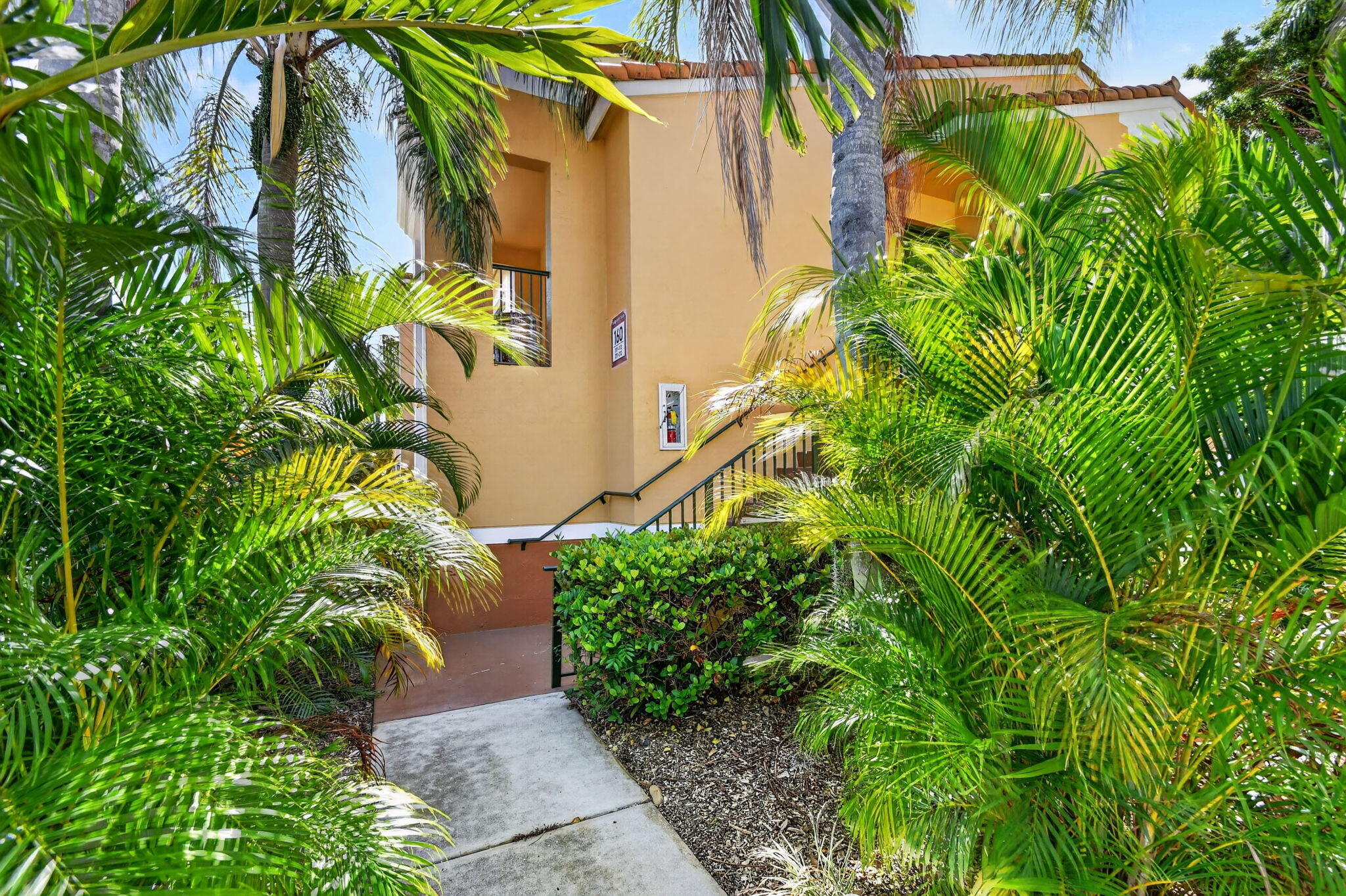 160 YACHT CLUB #211, Hypoluxo FL 33462