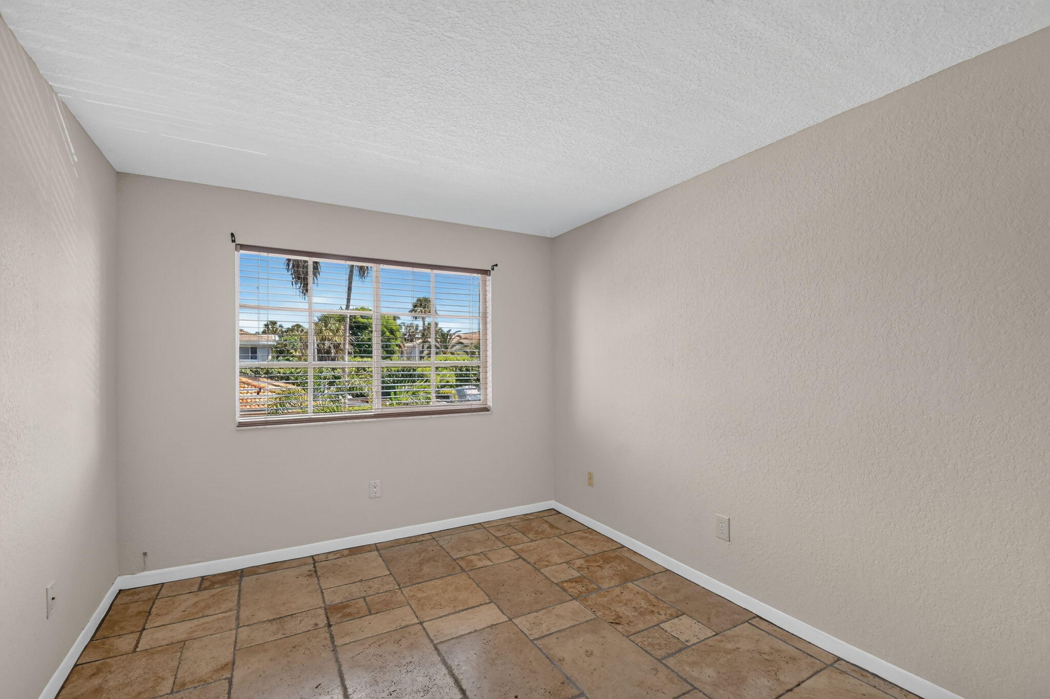 160 YACHT CLUB #211, Hypoluxo FL 33462