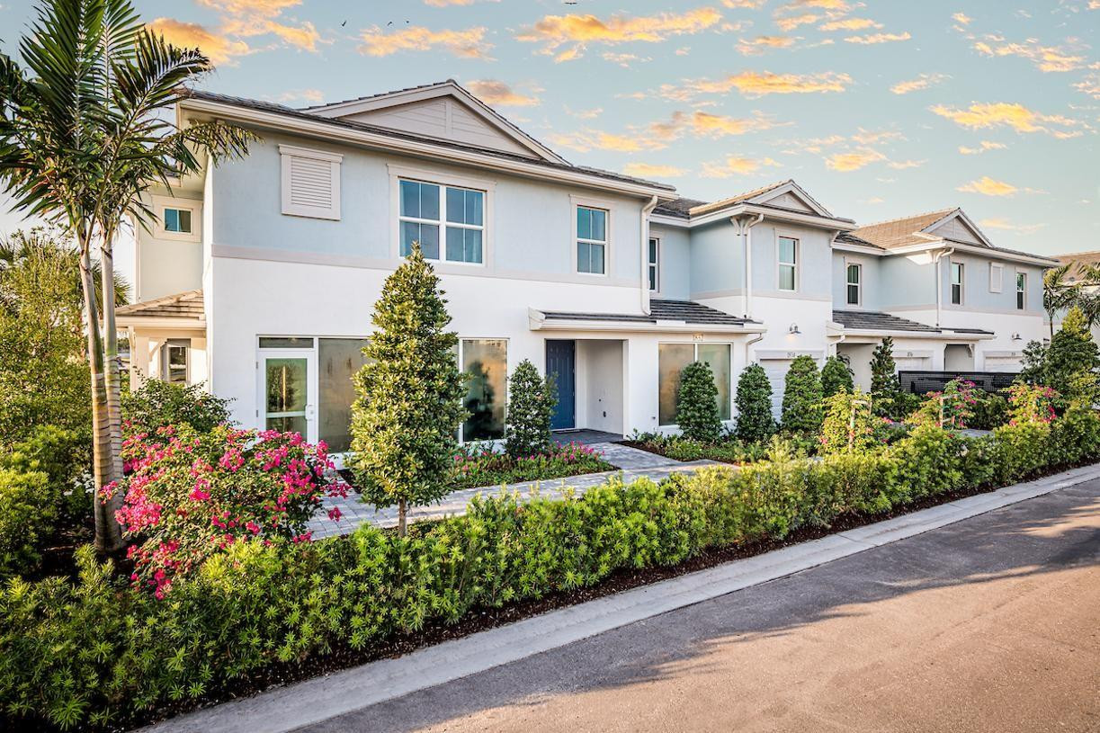 558 SANDERLING #558, Deerfield Beach FL 33442