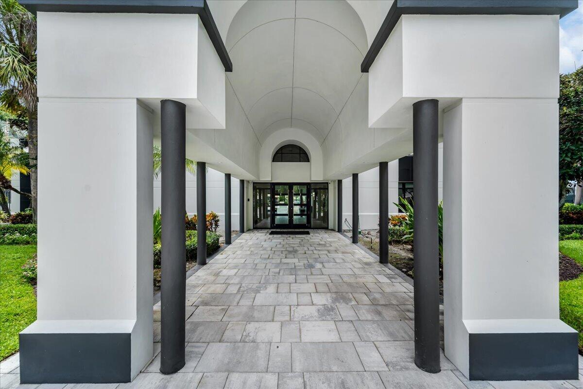 2908 Banyan Blvd, Boca Raton FL 33431