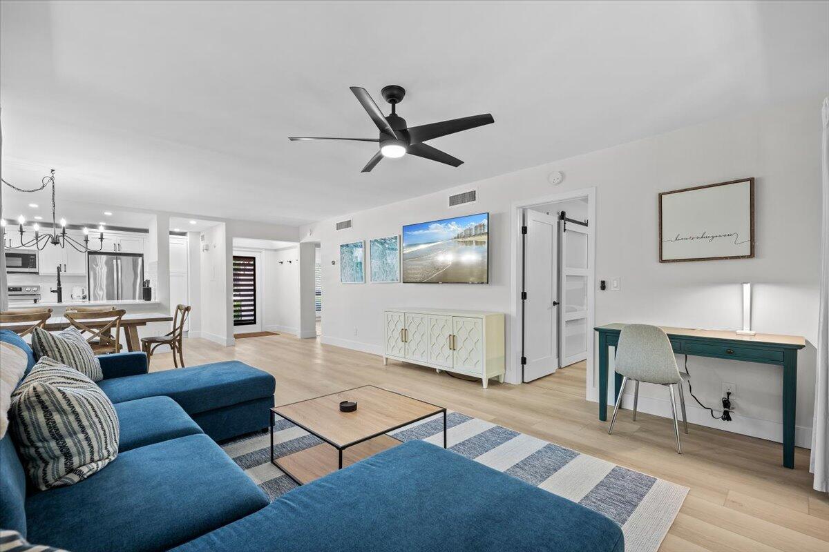 221 Brackenwood, Palm Beach Gardens FL 33418