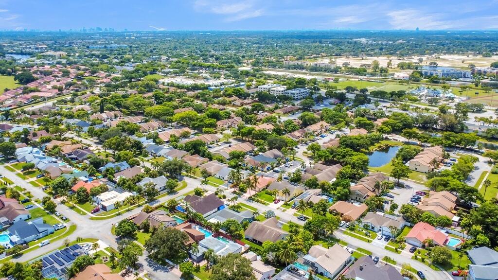 7461 NW 35th, Lauderhill FL 33319