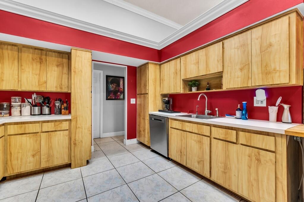 7461 NW 35th, Lauderhill FL 33319