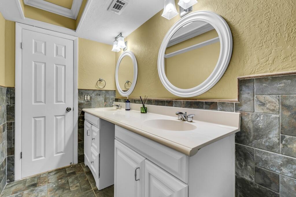 7461 NW 35th, Lauderhill FL 33319
