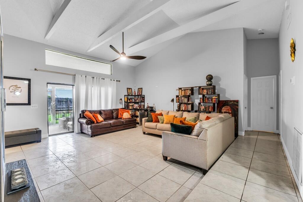 7461 NW 35th, Lauderhill FL 33319