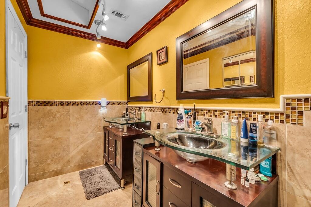 7461 NW 35th, Lauderhill FL 33319