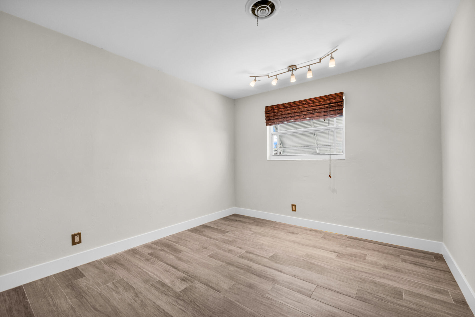 921 SE 15th, Deerfield Beach FL 33441