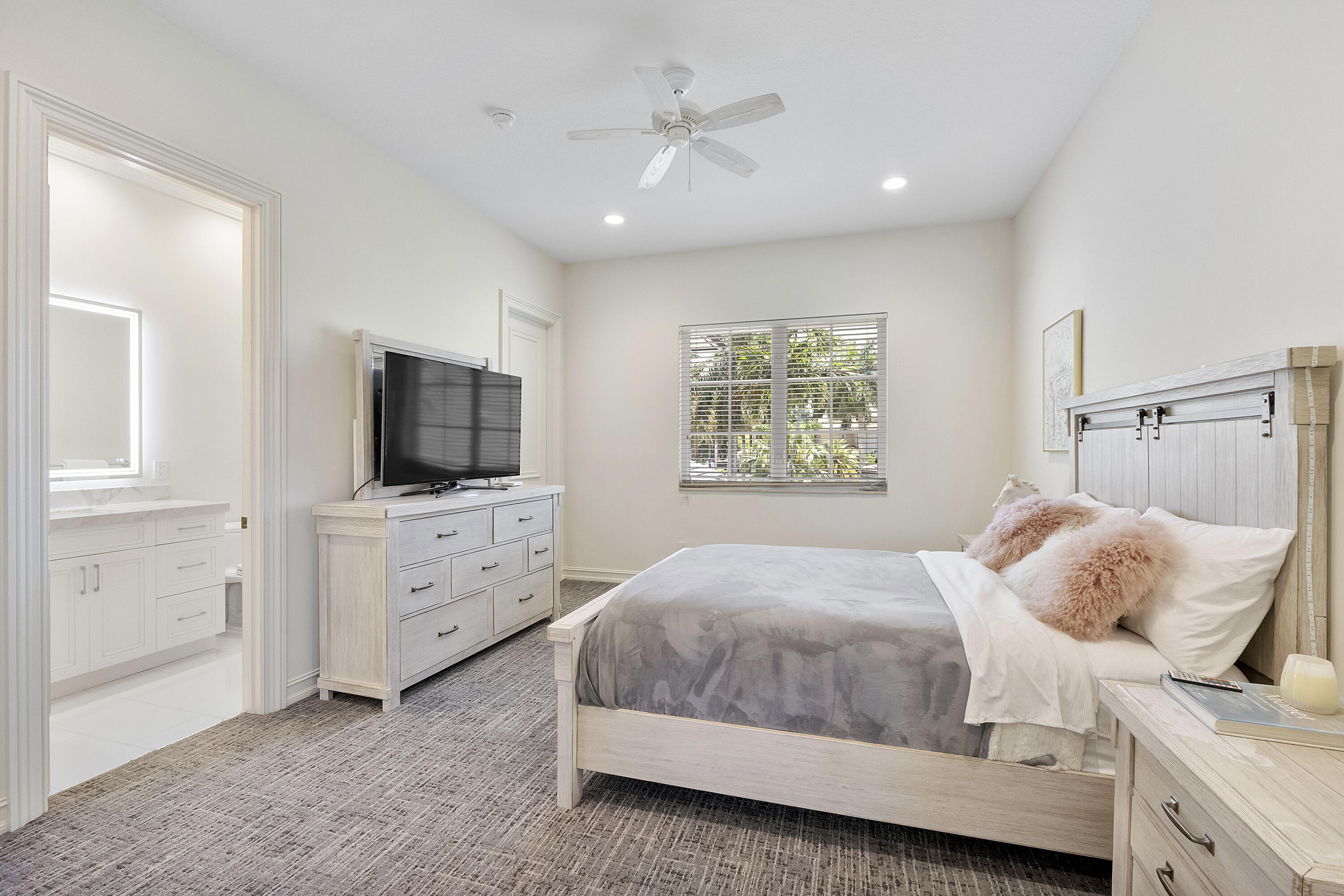 366 SWEET BAY, Plantation FL 33324
