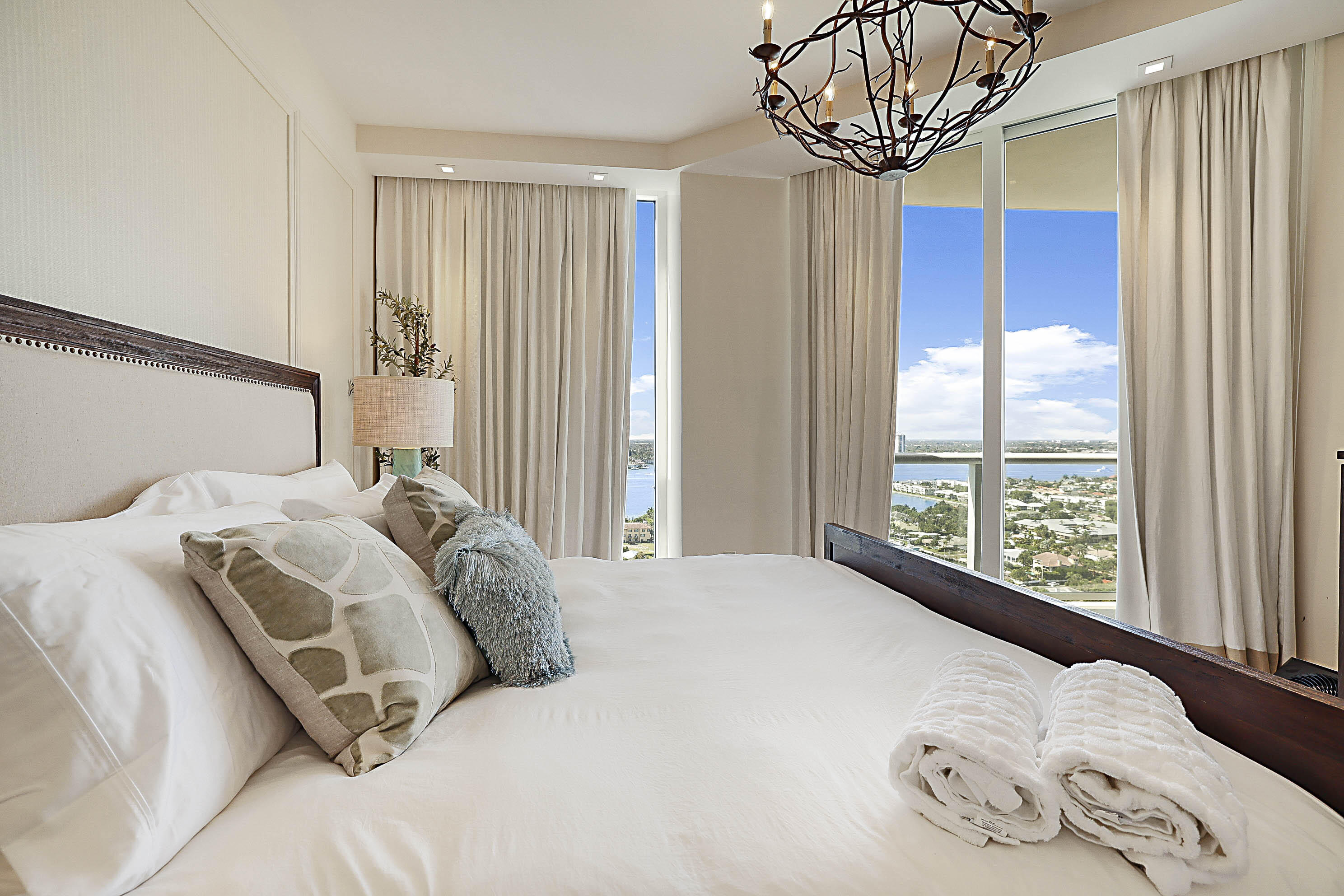 2700 N OCEAN #2206B, Singer Island FL 33404