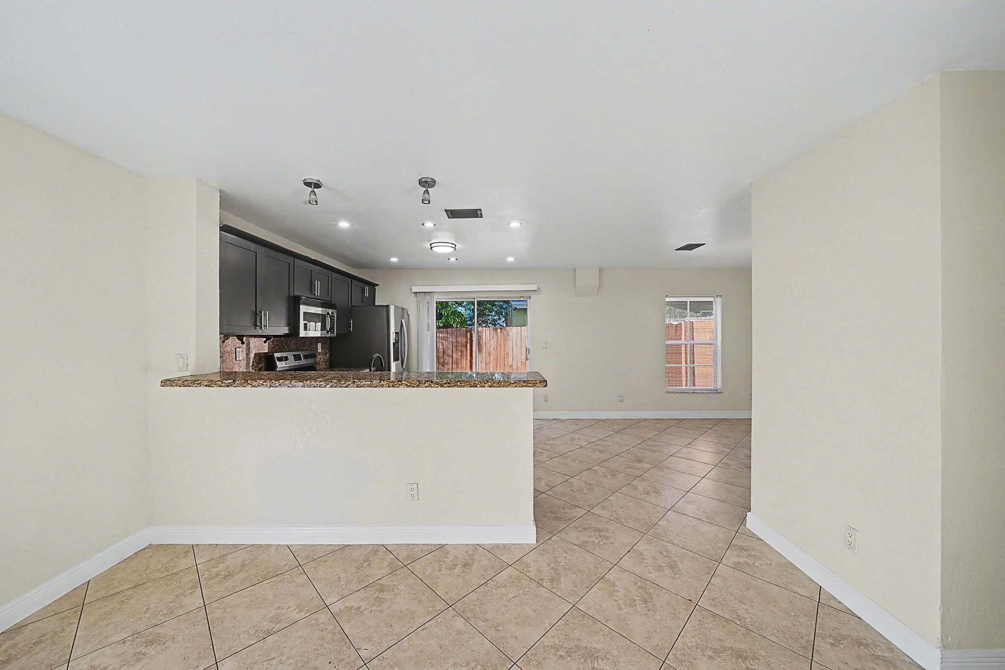 5789 WOODLAND POINT, Tamarac FL 33319