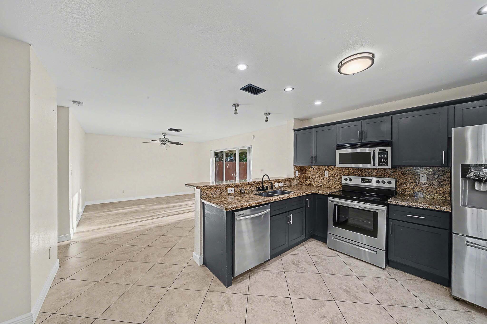 5789 WOODLAND POINT, Tamarac FL 33319