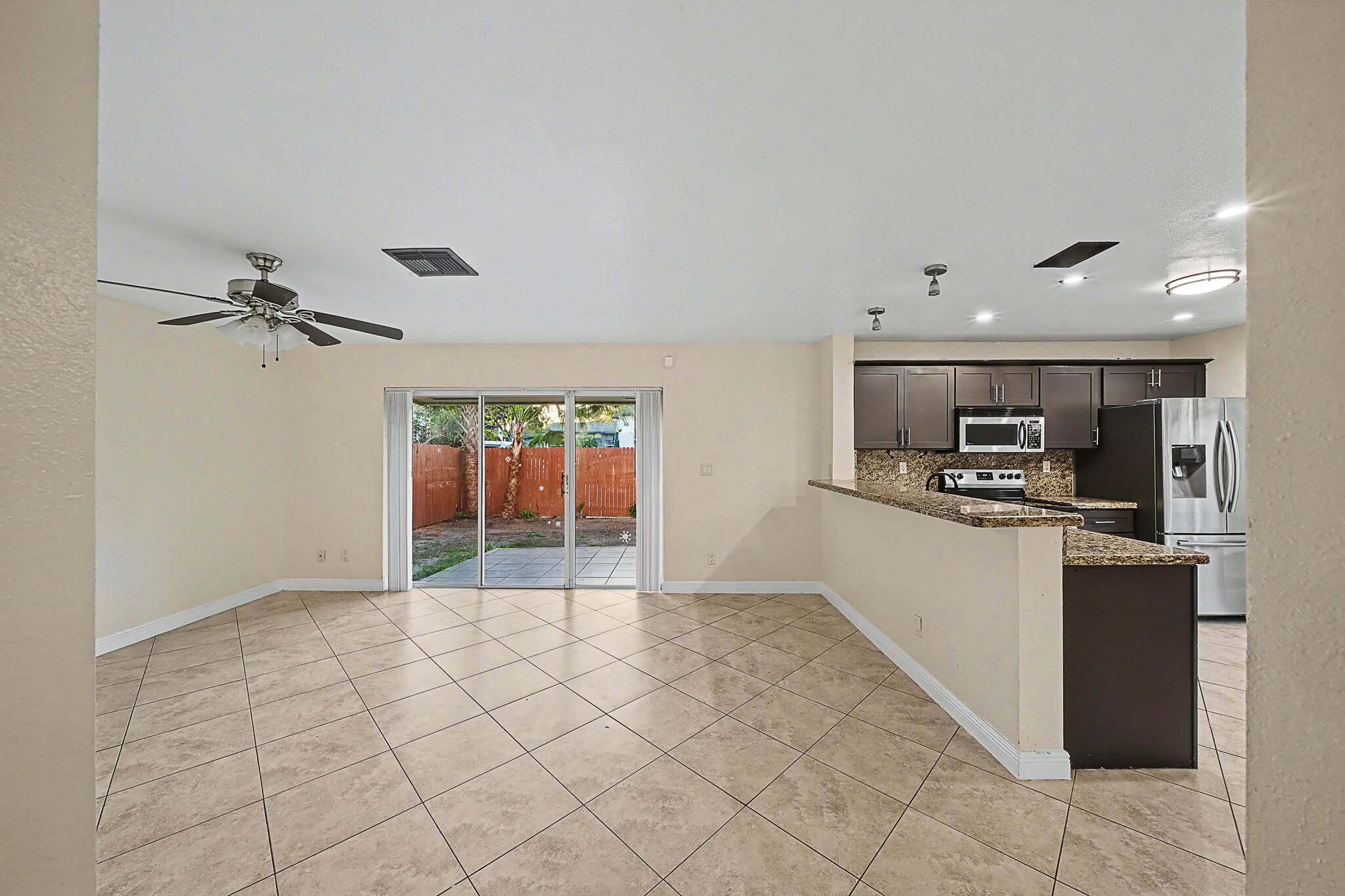 5789 WOODLAND POINT, Tamarac FL 33319