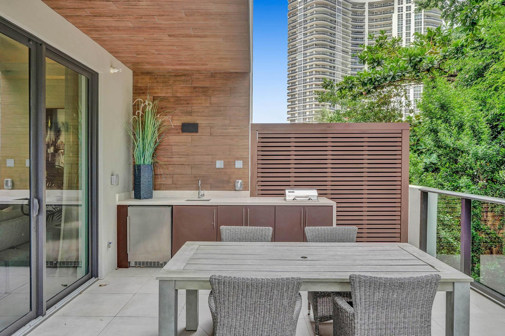 3040 N Ocean #N106, Fort Lauderdale FL 33308