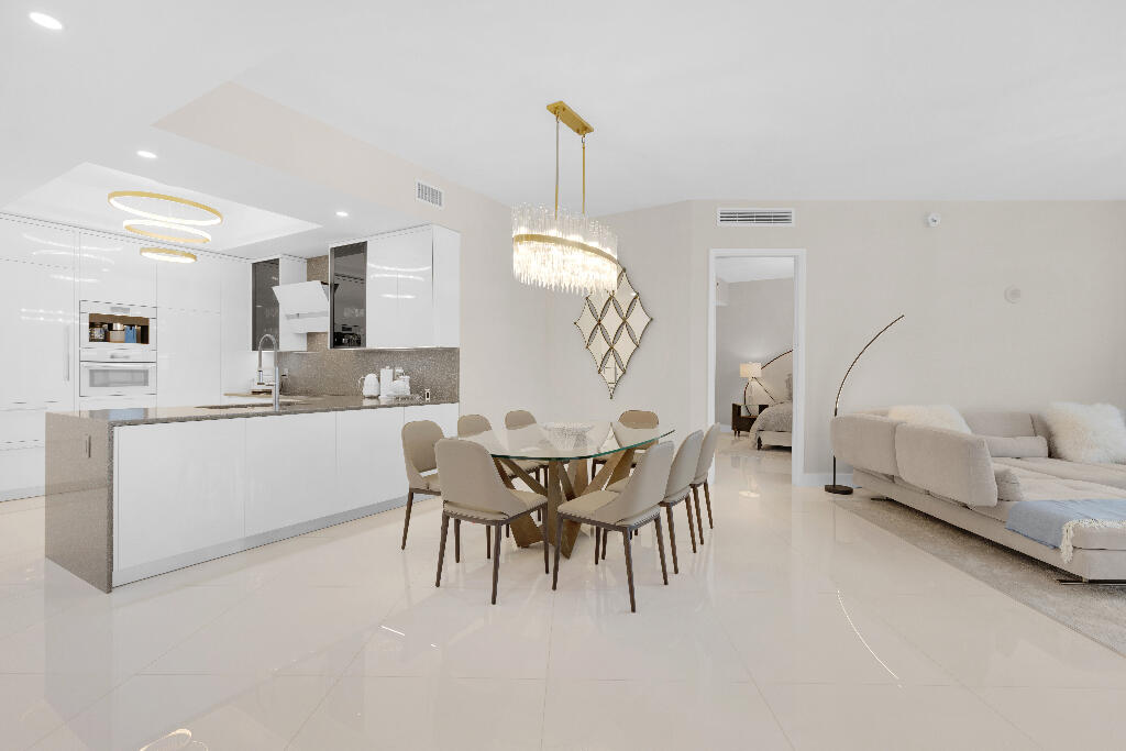 15811 COLLINS #2207, Sunny Isles Beach FL 33160