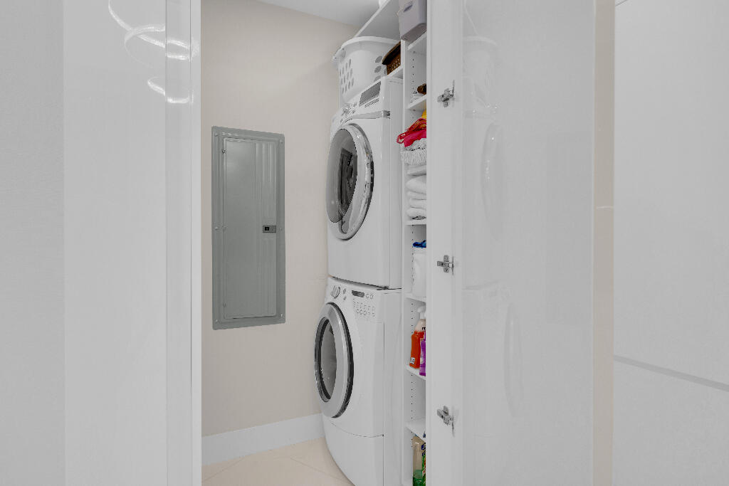 15811 COLLINS #2207, Sunny Isles Beach FL 33160